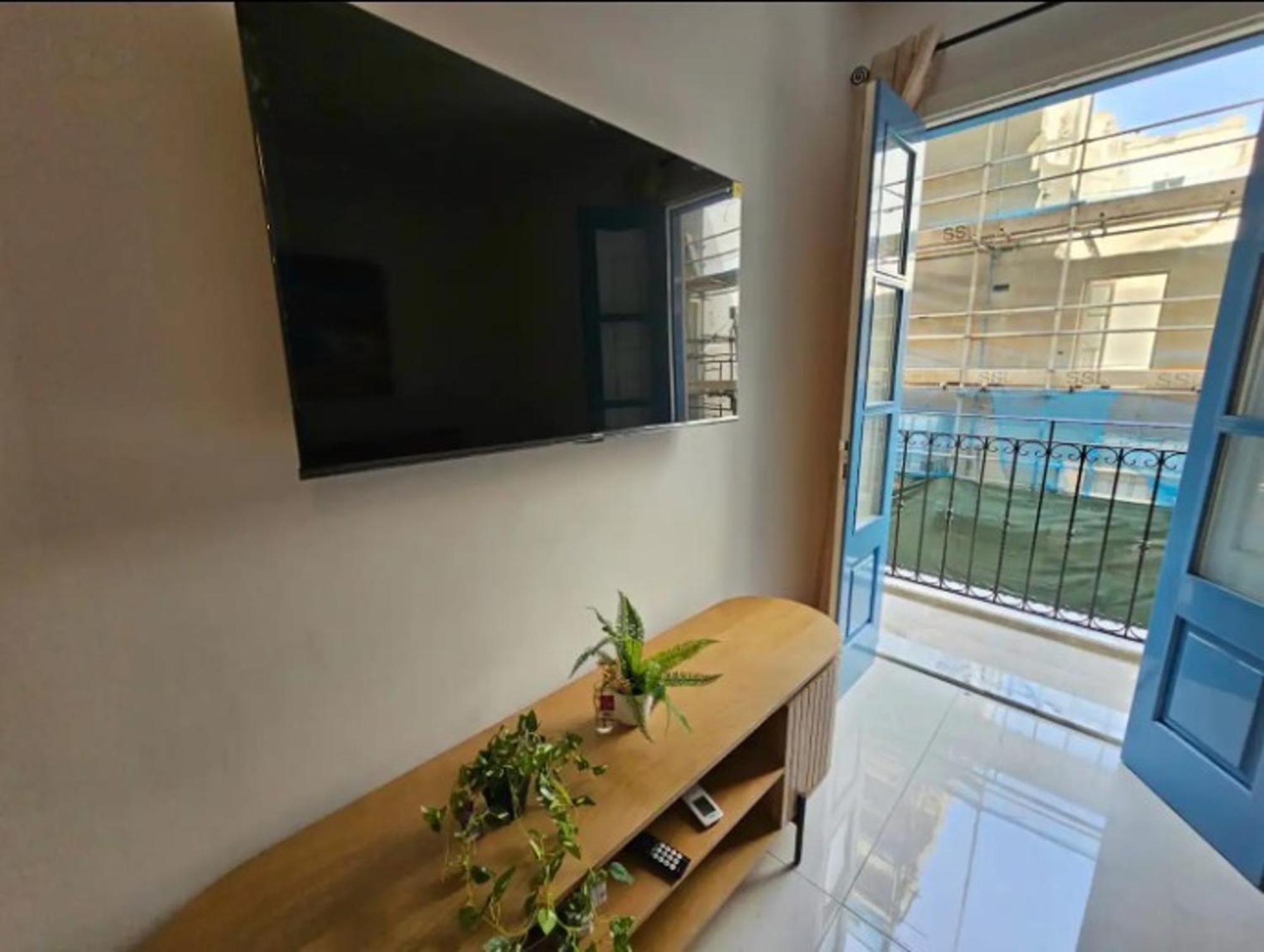 Luxurious Near Valletta Ferry P1 Слима