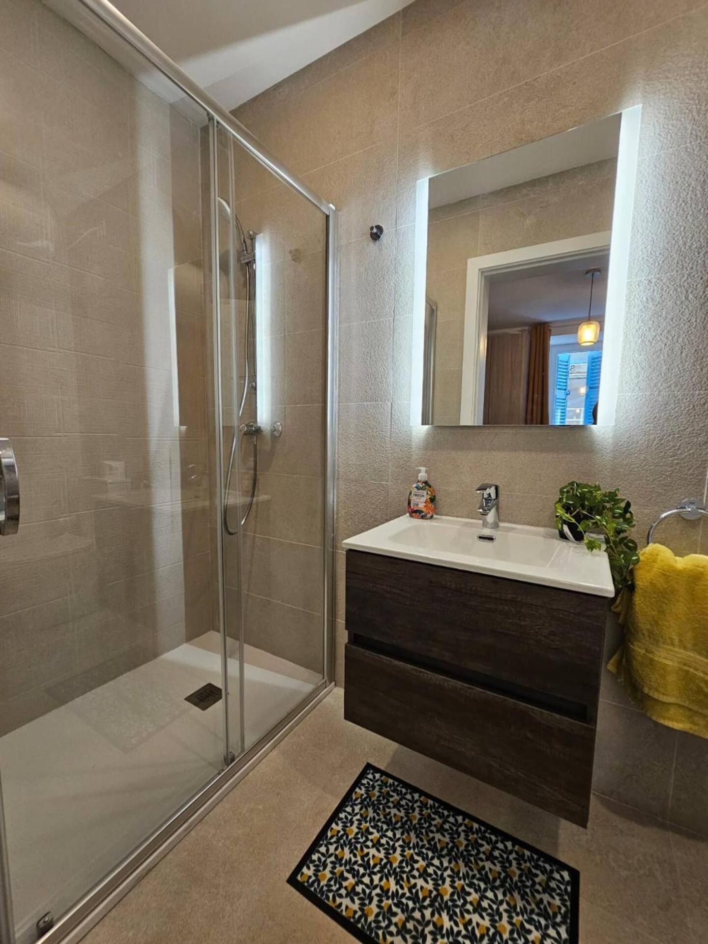 Luxurious Near Valletta Ferry P1 *